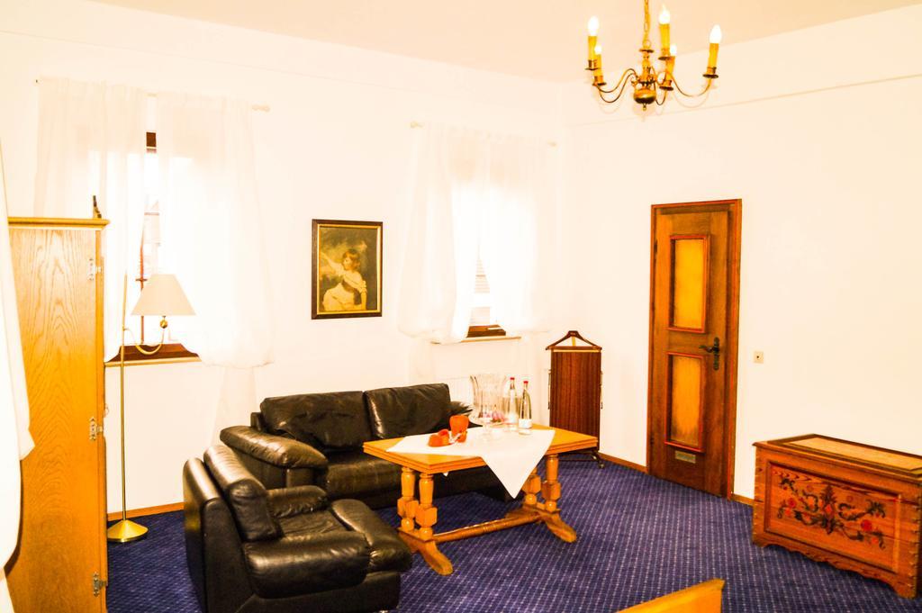 Schlosshotel Hoefingen Leonberg Bagian luar foto